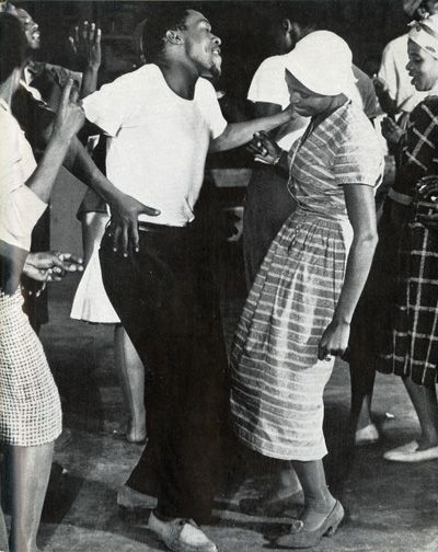 ElectricJive: Miriam Makeba on 78rpm (1955-1959) Juke Joints Blues, Miriam Makeba, Jamel Shabazz, Vintage Foto's, Juke Joints, Vintage Dance, Lindy Hop, Vintage Black Glamour, Shall We Dance