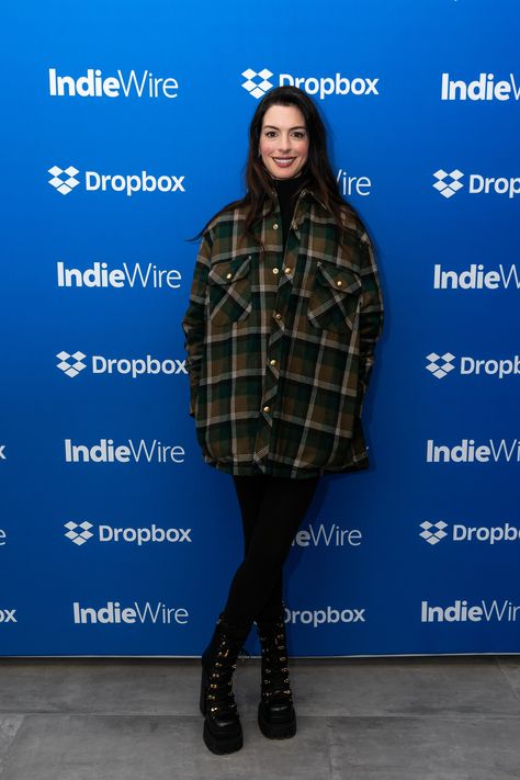 Anne Hathaway 2023, Sundance Film Festival Fashion, Film Festival Fashion, Winter Festival Outfit, Tiny Dress, Sundance Style, Touch Down, Winter Festival, Textured Jacket