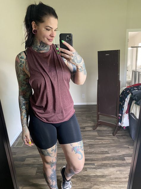 Heidi Lavon, Girl Tattoos, Bermuda Shorts, Womens Shorts, Tattoos, Clothes, Tattoo Girls