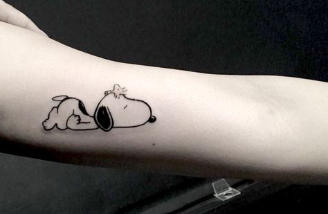 Pet Memorial Tattoo, Snoopy Drawing, 42 Tattoo, Snoopy Tattoo, Matching Tattoo, Small Tattoo, First Tattoo, Mini Tattoos, Minimalist Tattoo