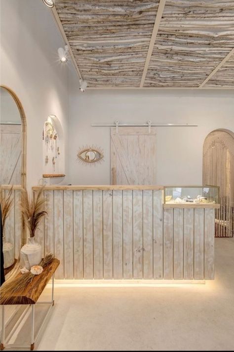 Boho salon front desk aesthetic Butik Design, Shop Counter Design, Minimalist Dekor, Esthetician Room Decor, Esthetics Room, Spa Room Decor, Spa Interior Design, Salon Suites Decor, Yoga Studio Design