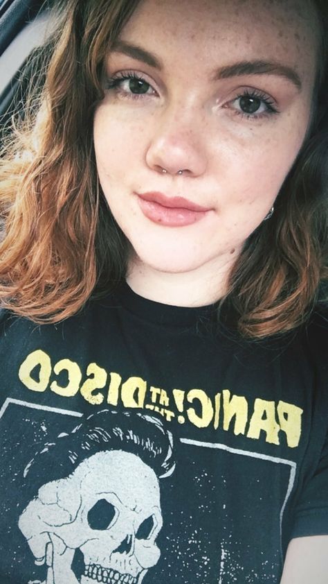 Tiny Septum Piercing, Small Septum Piercing, Small Septum, Shannon Purser, Septum Jewelry, Septum Piercing, Piercing Tattoo, Body Mods, Nose Piercing