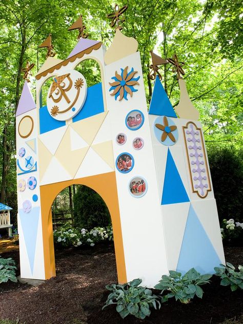 Disney Backyard, Backyard Playset, Disney Garden, It’s A Small World, Disneyland Birthday, Disney Room Decor, Disney Rooms, Disney Home Decor, World Party