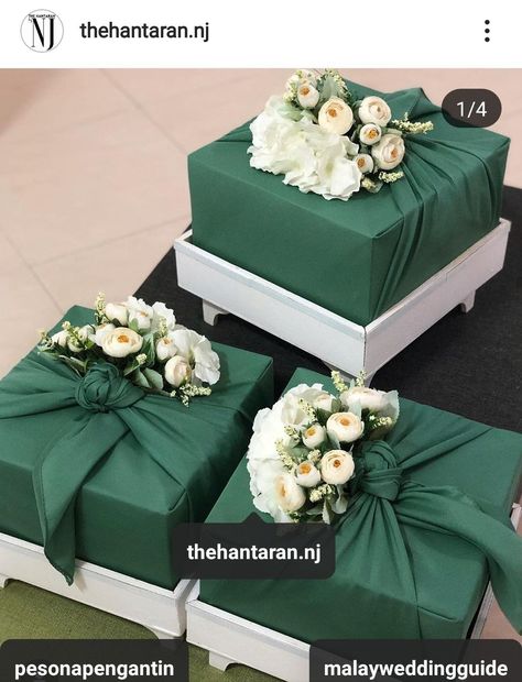 Hidden Hantaran Hidden Dulang Hantaran, Seserahan Malaysia, Hidden Hantaran Ideas Tutorial, Door Gift Ideas Wedding Malaysia, Hidden Box Hantaran, Seserahan Hantaran Wedding, Hidden Hantaran Ideas, Dulang Hantaran Ideas, Hidden Hantaran