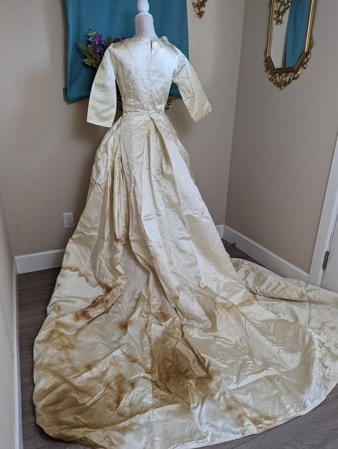 Woman Restores Moldy, Stained Vintage Wedding Dress Left Forgotten in Trash Bag—the Result Is Incredible | The Epoch Times Upcycle Wedding Dress Ideas, Wedding Dress Restoration, Diy Wedding Dress, Vintage Wedding Dress, Trash Bag, Dress Out, Women Names, Vintage Clothes, Wedding Dresses Vintage