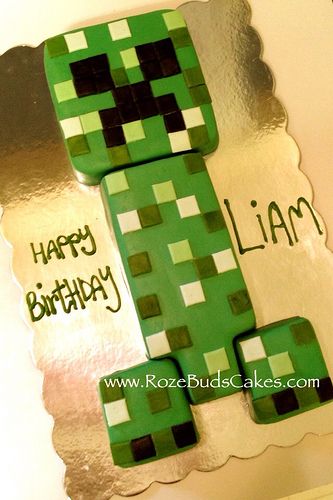 #Minecraft Creeper #Cake.   Cake for my son's 8th Bday Minecraft Torte, Minecraft Creeper Cake, Pastel Minecraft, Creeper Cake, Bolo Minecraft, Minecraft Birthday Cake, Minecraft Birthday Party, Minecraft Cake, Minecraft Birthday