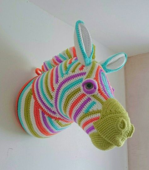 Hand crocheted rainbow zebra, by TL Nairn at Green Fox Creations. Pattern by Vanessa Mooncie. #vanessamooncie #crochet #fauxtaxidermy #animalheads #zebra #rainbow #greenfoxcreations Crochet Animal Heads, Crochet Taxidermy, Crochet Zebra, Art Crochet, Crochet Horse, Crochet Wool, Haken Baby, Handmade Kids, Crochet Videos