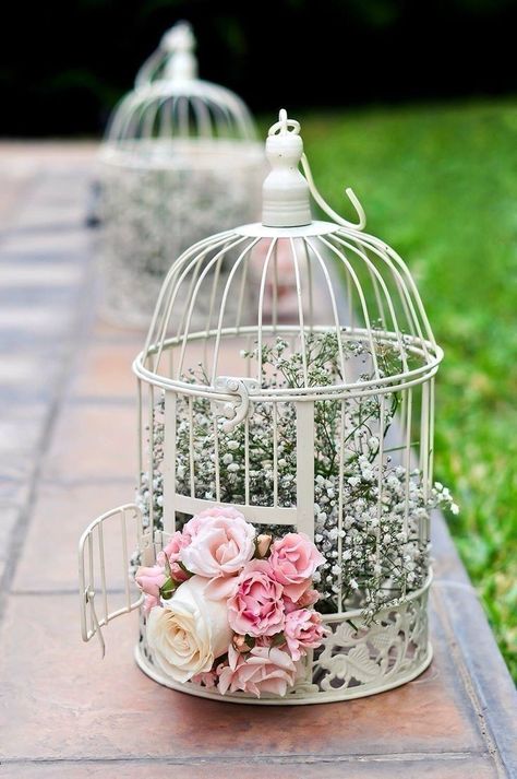 Bird Cage Wedding Decor, Design A Garden, Bird Cage Centerpiece, Lantern Centerpiece Wedding, Small Garden Ideas, Recipes Air Fryer, Wedding Birdcage, Deco Champetre, Tafel Decor