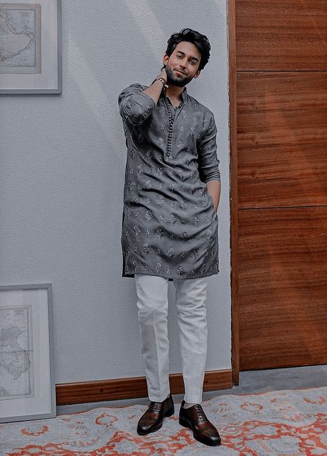 Kafni Pajama For Men New 2023, Eid Pose Ideas Men, Eid Kurta Design For Men, Kurta Outfits For Men, Eid Outfits Men, Kurta Ideas Men, Eid Kurta, Kurta Designs Men's, Marriage Clothes