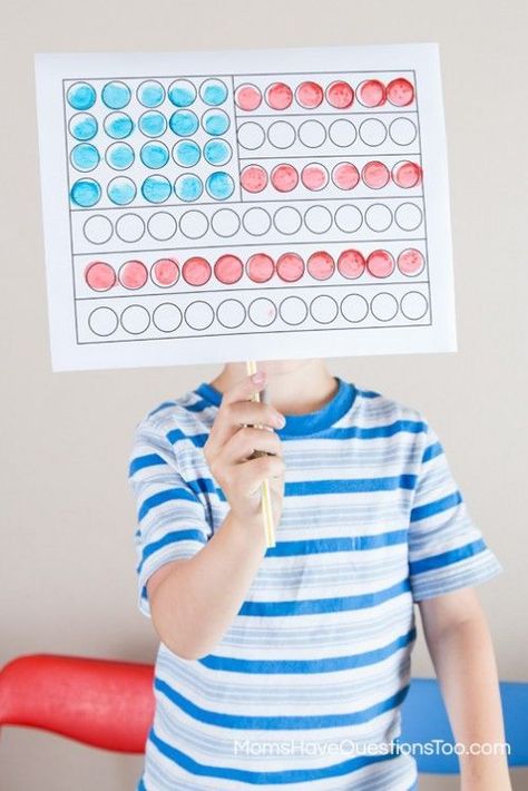 Finished Dot Marker Flag - 5 Crafts for the 4th of July www.momshavequestionstoo.com Flag Activities For Kids, Preschool 4th Of July, Flag Activities, Summer Crafts For Toddlers, American Flag Crafts, 4th Of July Crafts, Flag Crafts, Summer Preschool, Do A Dot