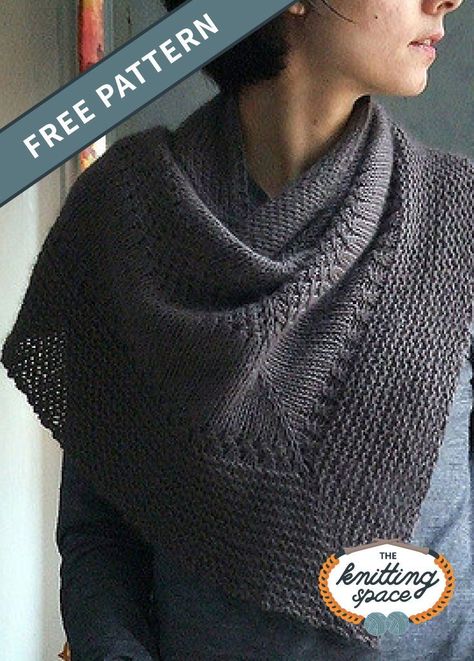 Looking for a versatile knitwear to add to your daily wardrobe? Try your hands on this simple yet chic knitted shawl that easily converts into a scarf.| Discover over 7.000 free knitting patterns at theknittingspace.com #knitpatternsfree #fallknittingpatterns #fallknittingprojects #autumnknits Free Knit Shawl Patterns, Knitted Triangle, Knit Wrap Pattern, Fall Knitting Patterns, Ravelry Knitting, Knitting Patterns Free Scarf, Knitted Shawl, Triangle Shawl, Cowl Knitting Pattern