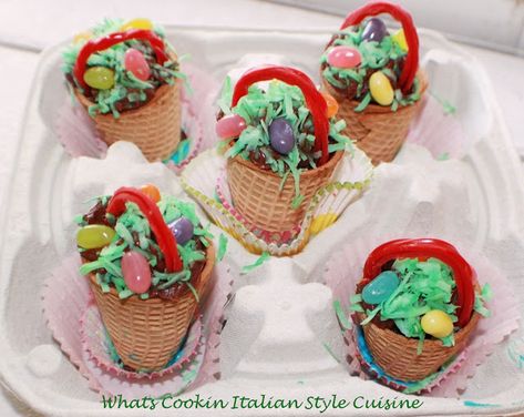 Ice Cream Cone Easter Basket Cupcakes #bringJOYhome #recipes Basket Cupcakes, Easter Basket Cupcakes, Cupcake Cones, Italian Easter, Cupcakes Recipes, Fitness Humor, Cookies Bars, Food Eating, Cake Candy