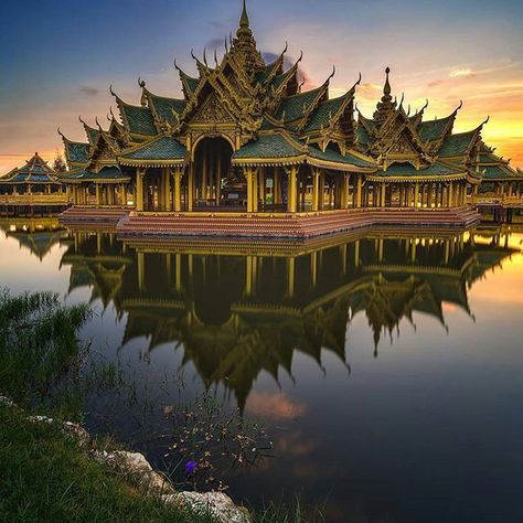 Pavilion of the Enlightened is in Thailand's ancient city called Muang Boran. Located just outside Bangkok. It is an outdoor museum that is 240 acres containing scaled models or replicas of ancient city ruins and historical momuments from around Thailand. Samut Prakan, Thailand Photos, Famous Monuments, Bangkok Hotel, Ancient City, Destination Voyage, Best Places To Travel, Bangkok Thailand, Ancient Cities