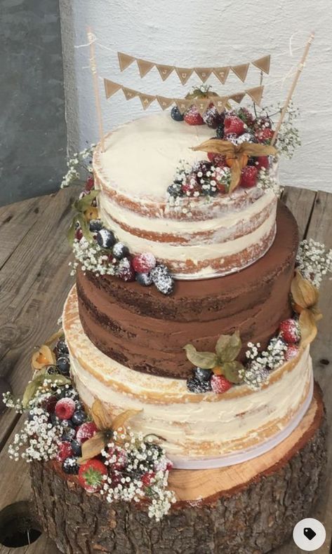 Wedding Cake Raspberry, Lemon Wedding Cakes, Vintage Pasta, Raspberry Wedding, Fruit Wedding Cake, Diy Wedding Cake, Wedding Cake Recipe, Chocolate Wedding Cake