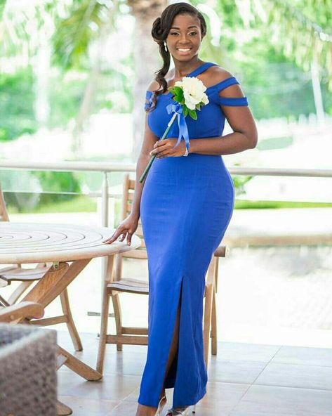 #weloveghanawedding Maids Wear For Weddings, Materials Gown Style, Cheap Long Bridesmaid Dresses, African Bridesmaid Dresses, Cheap Bridesmaid Dresses Online, Dinner Dress Classy, African Wear Dresses, Asoebi Styles, African Fashion Women Clothing