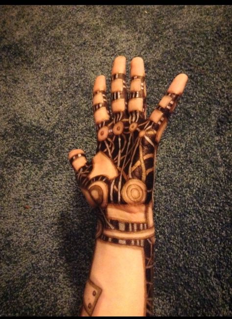 robot arm Arm Doodles, Steampowered Giraffe, Indian Fashion Week, Skin Painting, Steampunk Mode, Doodle Pen, Tattoos Hand, Steampunk Robot, Sharpie Drawings