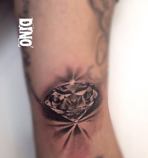 Diamond Elbow Tattoo, Diamond Neck Tattoos Women, Diamond And Rose Tattoo, Diamond In The Rough Tattoo, Diamond Tattoo Designs For Women, Diamante Tattoo, Lip Print Tattoos, Diamond Tattoo Designs, Exotic Tattoos