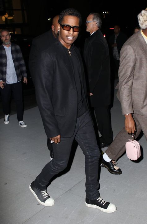 Wearing a Sleek Blazer With Dark Jeans and Sneakers Asap Rocky Rick Owens, Rick Owens Outfit Men, Asap Rocky Outfits, Rick Owens Outfit, Pb Fit, Pretty Flacko, The Rap Game, Asap Rocky, Best Style