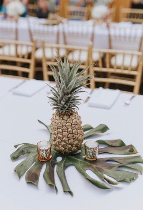 Pineapple Centerpieces, Tropical Wedding Centerpieces, Pineapple Centerpiece, Tropical Candles, Pineapple Wedding, Hawaii Beach Wedding, Fiesta Tropical, Centerpiece Wedding, Tropical Home Decor