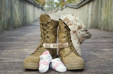 Mum Pictures, Military Baby Announcement, Military Maternity Photos, Baby Born Announcement, Parent Photography, Military Baby Pictures, Military Pregnancy, Gender Reveal Pictures, Cute Gender Reveal