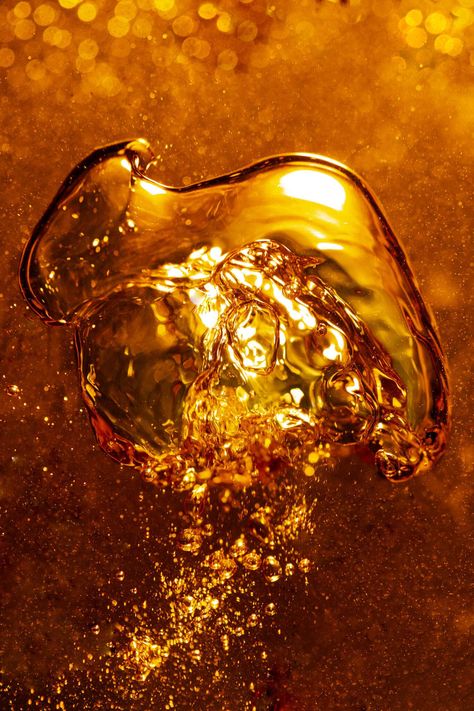 Liquid Aesthetic, Sparkling Coffee, Amber Aura, Liquid Photography, Amber Photography, Liquid Texture, Digital Advertising Design, Summer Perfume, Photographic Projects