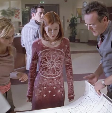 Willow's pink velvet celestial dress Buffy Cordelia, Willow Buffy, Willow Rosenberg, Celestial Dress, Buffy Style, Charisma Carpenter, Michelle Trachtenberg, I'm Sick, Under Your Spell