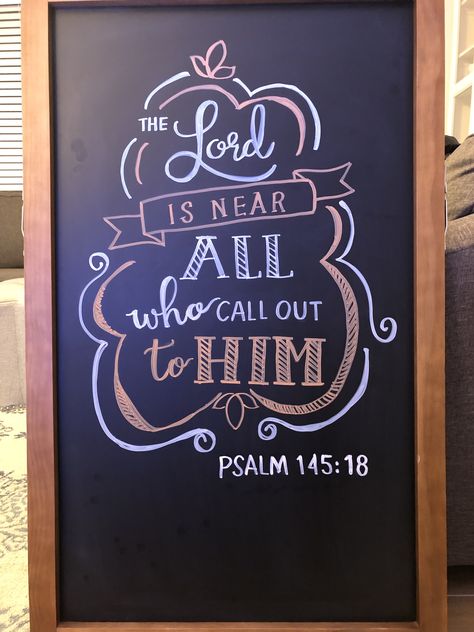 Bible Verse Chalk Art, Chalkboard Scripture Art, Scripture Chalkboard Art, Chalkboard Verse, Chalk Quotes, Chalkboard Scripture, School Chalkboard Art, Chalkboard Wall Art, Blackboard Art