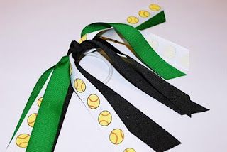 Ponytail Streamers How to: Make your own Ponyo fastpitch softball (or any other design) hair streamer Hair Ribbons Diy, Softball Hair Bows, Hair Streamer, Ponytail Streamer, Softball Crafts, Volleyball Stuff, Softball Bows, Ribbon Hair Ties, Softball Hairstyles