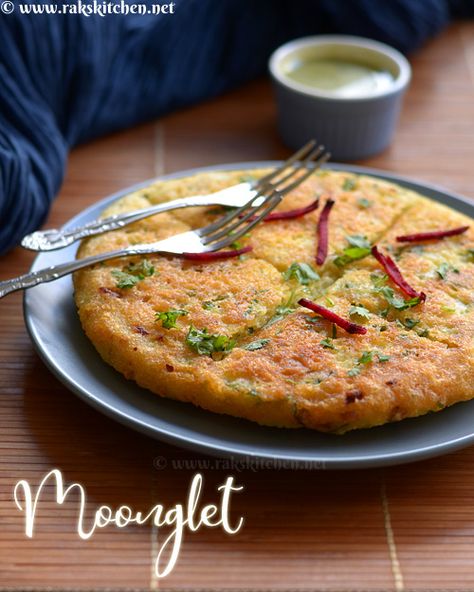 Moonglet recipe, Moong dal chilla street food style - Raks Kitchen Moonglet Recipe, Dal Chilla, Moong Dal Chilla, Egg Breakfast Recipes Easy, Salad Breakfast, Breakfast Recipes Easy Quick, Food Italian, Breakfast Recipes Indian, Moong Dal