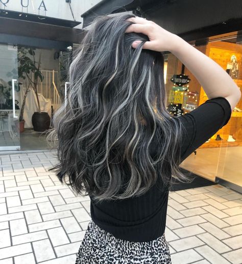 Japan Hair Japanese Hair Highlights, Japanese Highlights, Gray And Black Hair, Japanese Hair Color, Long Hair Perm, Japan Hair, Hair Color Underneath, Japanese Hair, Candy Hair