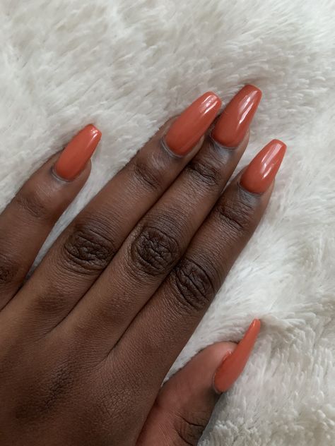 Nails Acrylic For Fall Autumn, Dark Skin Nail Art, Fall Nail Colors For Brown Skin, Fall Sns Nail Colors, Fall Sns Nails, Fall Toe Nail Colors Autumn, Fall Nails Black Women, Nude Nail Polish For Dark Skin, Black Women Nails