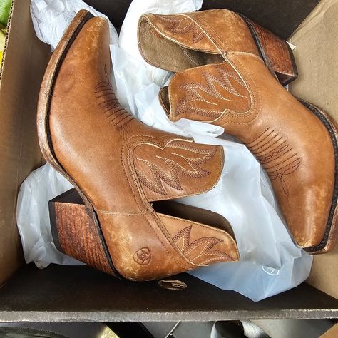 New In Box With Tags. Never Been Worn. Brown Ariat Booties. Cute As They Can Be! Women’s Ariat Boots, Brown Cowgirl Boots Outfit, Ariat Booties, Womens Western Boots, Country Fest, Lady Boots, Ariat Boots Womens, Cowgirl Vibes, Nashville Outfit