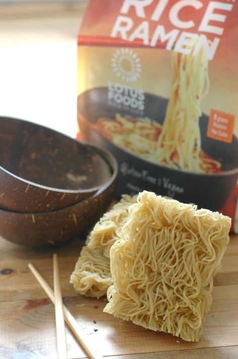 10 Minute Gluten Free Ramen Noodle Bowls - Raising Generation Nourished Ramen Noodle Bowls, Gluten Free Ramen Noodles, Gluten Free Ramen, Ramen Dishes, Ramen Noodle Bowl, Ramen Noodle Recipes, Homemade Noodles, Slow Cooker Dinner, Ramen Recipes