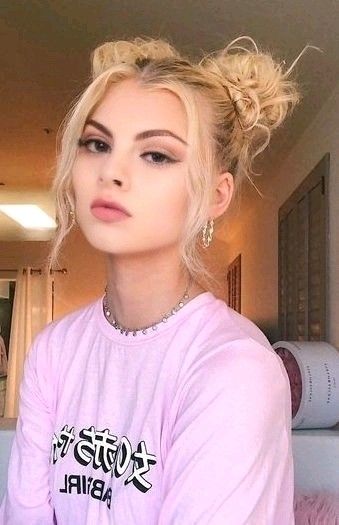 Random Hairstyles, Back To School Hairstyle, Zodiac Clothes, Skincare Ideas, Barbie Hairstyle, Cute Hairstyles For School, Stylish Hairstyles, Look Rose, Simple Hairstyles