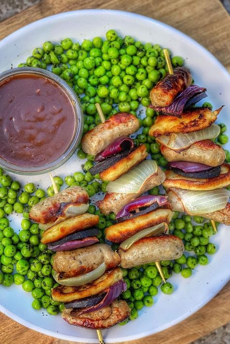 We love what @original_dad_bod has done with our chipolata sausages here. He's chopped them into smaller sausages for cute sausage skewers. We love this if you're looking for chipolata sausages recipes, but they also work great as a pigs in blankets recipe if you want to use our pigs in blankets. Try this for a variant on a bangers and mash recipe for a dinner for kids! #kidsfood #skewers #skewer #sausages #chipolatas #chipolata #sausageskewers #dinner #dinnerrecipe #recipe Bangers And Mash Recipe, Sausage Skewers, Dinner Ideas For Kids, Dinner For Kids, Pigs In Blankets, Bbq Pork Ribs, Red Meat Recipes, Mash Recipe, Bangers And Mash