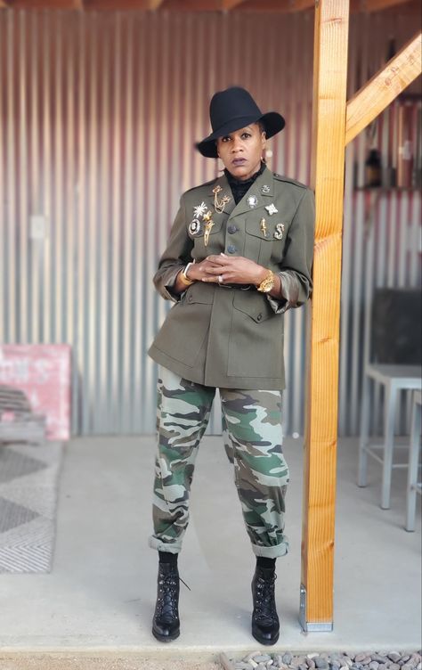 Army Jacket Women Outfit, Camouflage Outfits For Women, Army Outfits For Women, Military Jacket Women Outfit, Military Blazer Outfit, Army Fatigue Outfits For Women, Military Outfits Women, Army Boots Outfit, Army Jacket Outfit