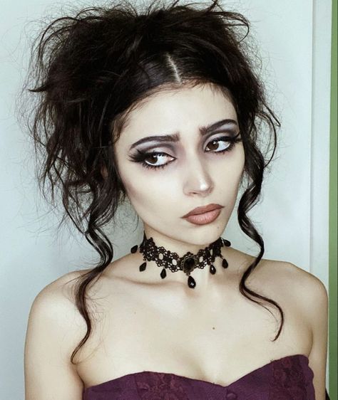 Tim Burton Character Halloween Costumes, Tim Burton Makeup Black Women, Mrs Lovett Makeup, Tom Burton Makeup, Corpse Makeup Halloween, Halloween Makeup Characters, Tim Burton Style Makeup, Tim Burton Makeup Tutorial, Tim Burton Eye Makeup