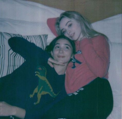 Maya And Riley, Girl Meets World Cast, Riley Matthews, Rowan Blanchard, Boy Meets World, Bff Goals, Girl Meets World, Boy Meets, Friend Goals