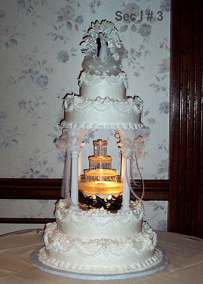 Cakes With Fountains, Fountain Wedding, Fountain Wedding Cakes, Wedding Cake Videos, Cakes Pictures, Vintage Pasta, Extravagant Wedding Cakes, Christmas Ideas For Boyfriend, Fountain Cake