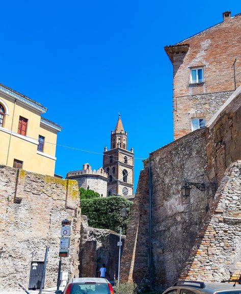 Teramo, Italy. 2019 Teramo Italy, Cologne Cathedral, Places To Visit, Italy, House Styles, Building, Travel, Quick Saves