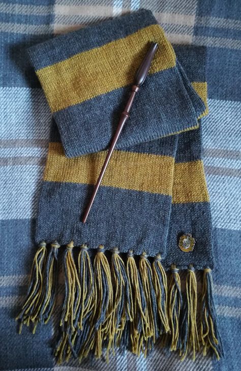 Hufflepuff Knitting, Hufflepuff Knitting Pattern, Hufflepuff Crochet, Hufflepuff Scarf Crochet Pattern, Hufflepuff Scarf Crochet, Newt Scamander Scarf, Crochet Hufflepuff Scarf, Knit Hufflepuff Scarf Pattern, Knitted Harry Potter Scarf