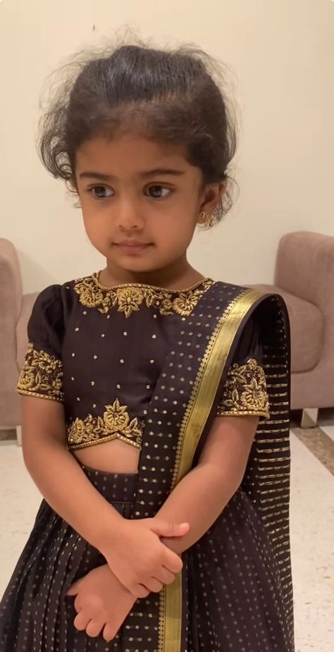 Pattu Pavada, Abigail Dress, Pattu Pavadai, Frock Designs, Kids Ethnic Wear, Kids Dress Collection, Kids Wear Girls, Kids Blouse Designs