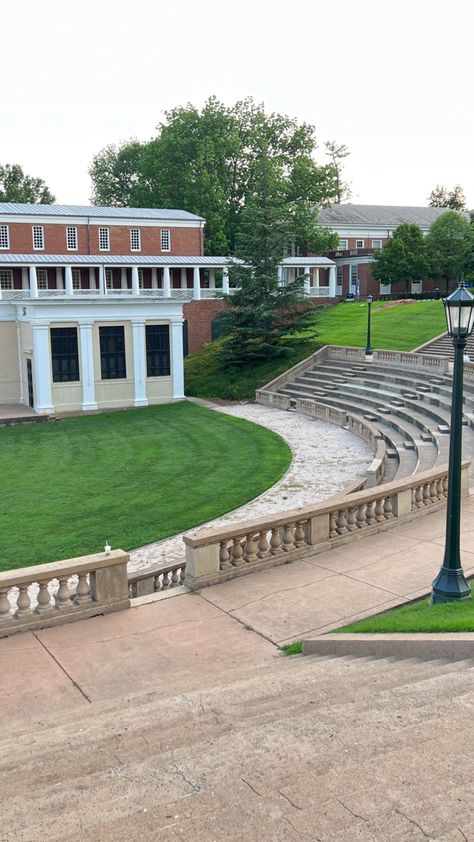 Uva Aesthetic, University Of Virginia Campus, Usa Aesthetic, Campus University, City Nature, Virginia University, Dream College, University Of Virginia, University Campus