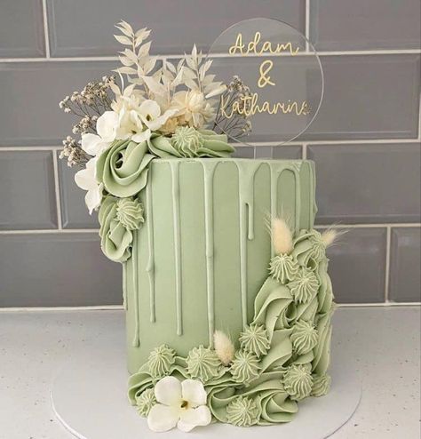 Sage Green Cake Design, White Cake With Green Leaves, Sage Green Birthday Cakes For Women, Mint Cake Decoration, Boho 18th Birthday Cake, Sage Green Cakes Birthday, Sage Green Drip Cake, Botanical Birthday Cake, Sweet 16 Cakes Sage Green