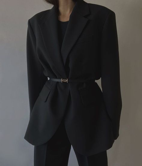 Woman Suit Fashion, Looks Street Style, Black Suit, Mode Inspo, 가을 패션, Suit Fashion, Korean Outfits, Black Outfit, Cute Casual Outfits