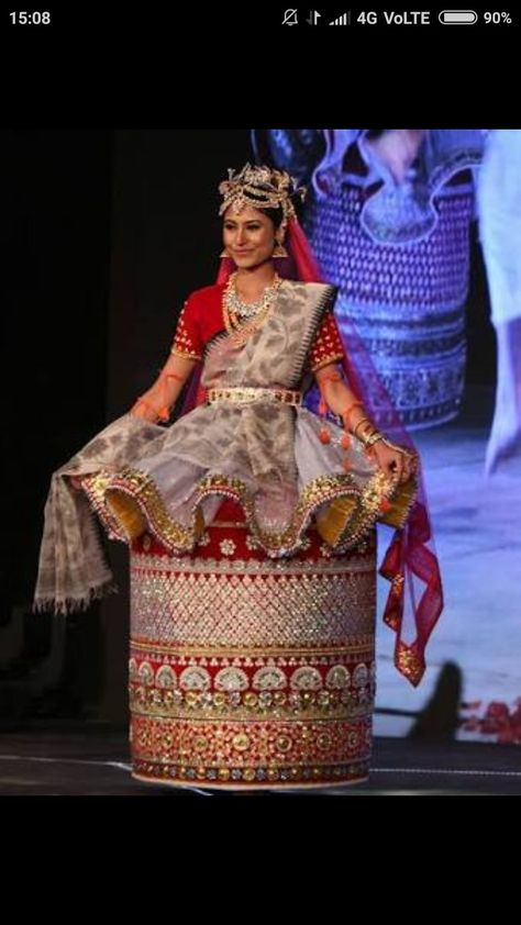 Manipur Traditional Dress, Dresses Fashion Show, Manipuri Dance, Indian Classical Dancer, Draping Ideas, White Lotus Flower, Fashion Figure Drawing, Happy Girl Quotes, Thai Traditional Dress