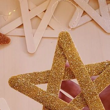 Xmas Star, Christmas Tree Star, Noel Diy, Stars Craft, Crafts Workshop, Glitter Diy, Navidad Christmas, October 21, Dollar Tree Crafts