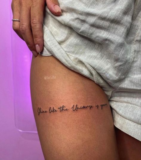 Tattoo Pierna Mujer, Thigh Script Tattoo, Back Of Thigh Tattoo, Upper Leg Tattoos, Rib Tattoos For Women, Health Tattoo, Mommy Tattoos, Tattoos For Women Flowers, Small Pretty Tattoos