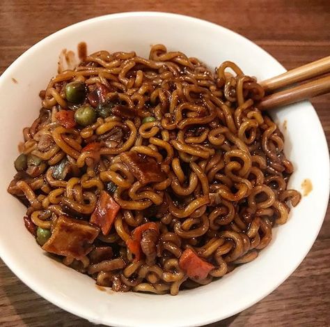 Jajamyeon Noodles, Ramen Recipes Easy, Food Babe, Food Therapy, Delicacy Food, Healthy Food Motivation, Human Food, Food Goals, Food Obsession