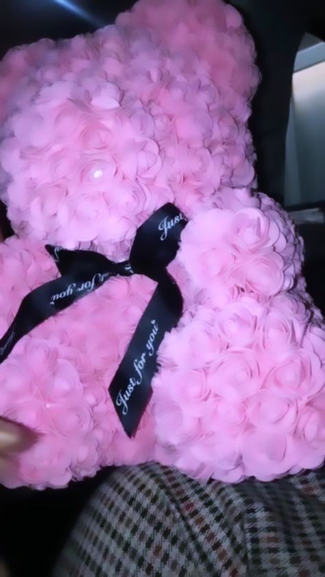 Pink Aesthetic Baddie, Pink Glitter Roses, Pink Baddie Aesthetic, Rose Teddy Bear, Paris Filter, Flower Bear, Valentines Day Wedding, Luxury Flower Bouquets, Rose Bear